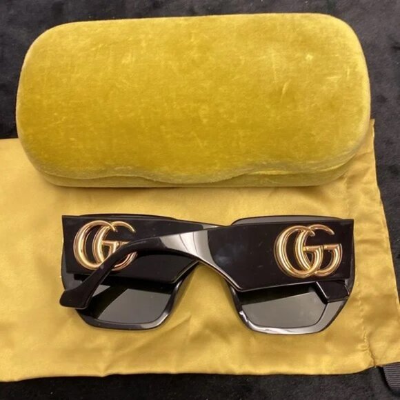 Gucci Women's Geometric Black Frame Sunglasses - Picture 3 of 10